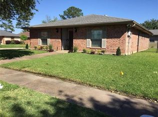 10340 Deerfield Dr, New Orleans, LA 70127