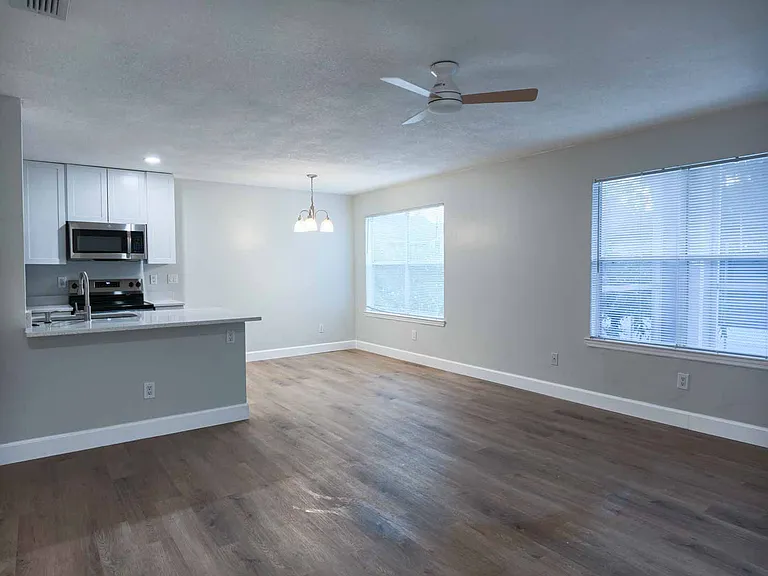 2593 Grassy Point Dr — Photo 9