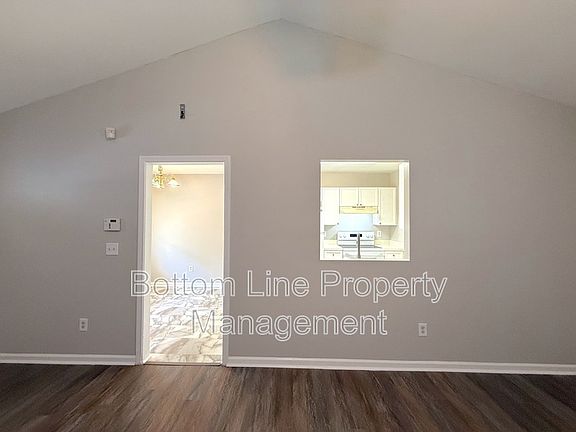 4th image of 5512 Windy Valley Dr