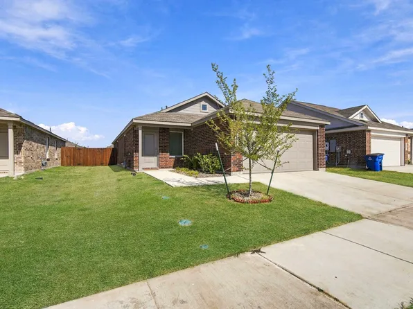 2052 Shady Oaks Dr, Ennis, TX 75119
