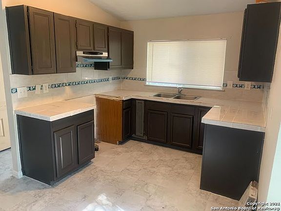 5th image of 4103 Sunrise Terrace Dr