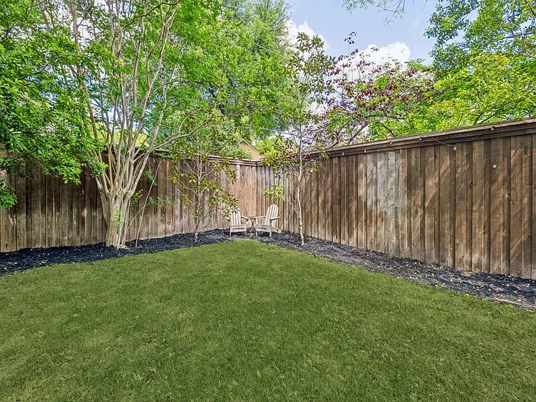 4556 Belclaire Ave — Photo 63