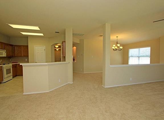 5th image of 2005 Horizon Park Blvd