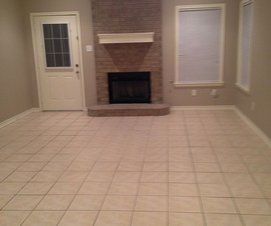 1st image of 414 N Coulter Dr