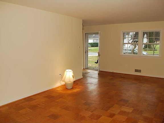 Living Room 4th View