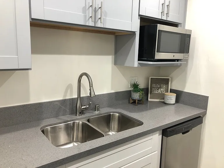 Bleu Apartments — Photo 31