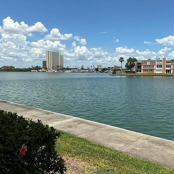 7645 Sun Island Dr S #101 — Photo 38