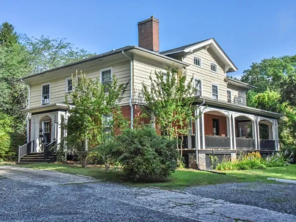 147 Edgewood Rd APT 4, Asheville, NC 28804