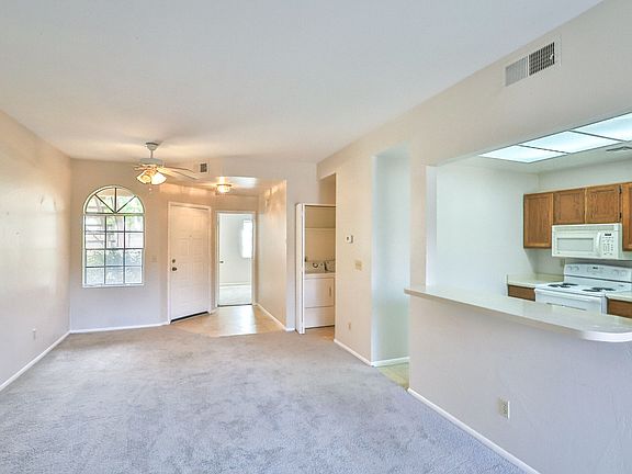 5th image of 930 N Mesa Dr Unit 1011