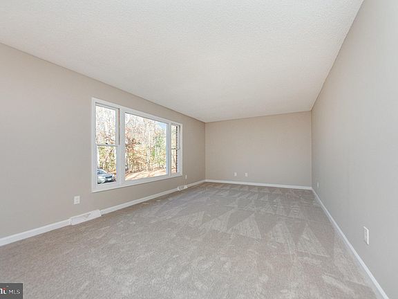 3rd image of 85 Chapel Heights Dr