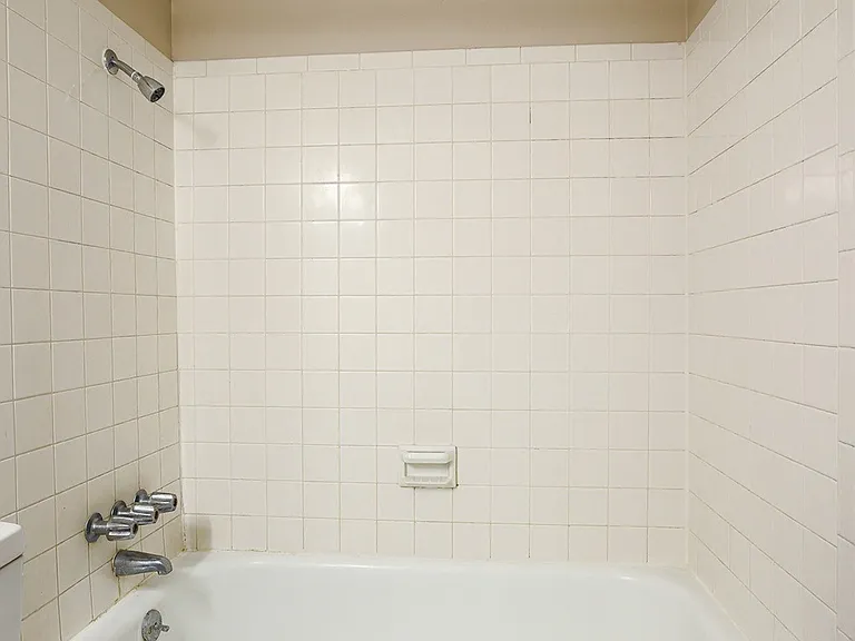 One Bedroom A (Renovated) - 1 Bed / 1 Bath - 720 Sq.Ft.