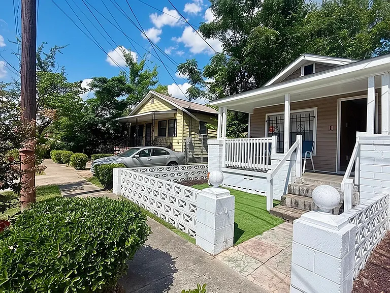 1628 Mill St — Photo 1