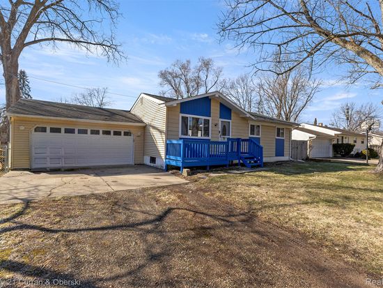 3666 Walnut Ave, West Bloomfield, MI 48324