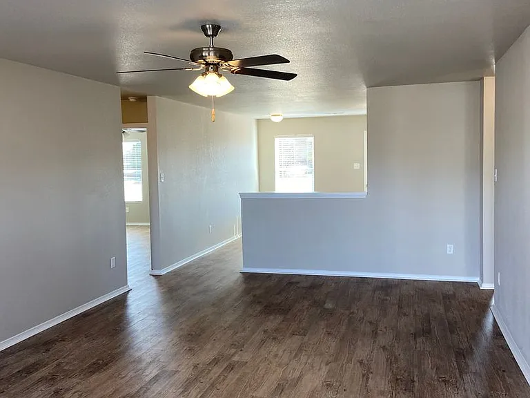 3812 Travers Ln — Photo 4