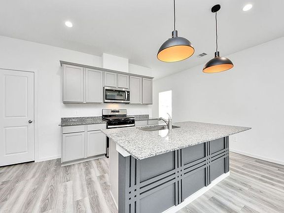 3rd image of 13517 Heritage Meadow Ln