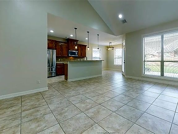 4th image of 4270 Hollow Stone Dr #1