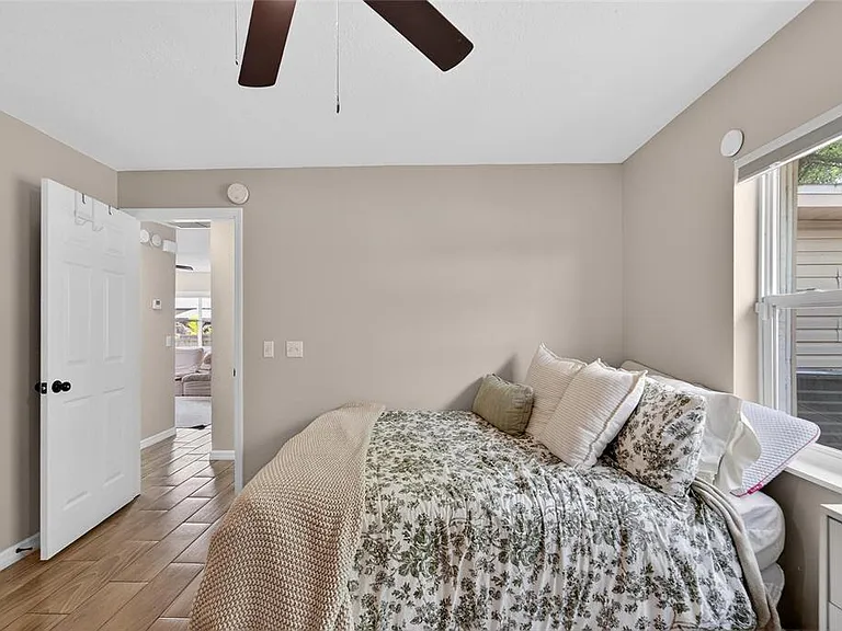 5502 Peach Ave — Photo 37