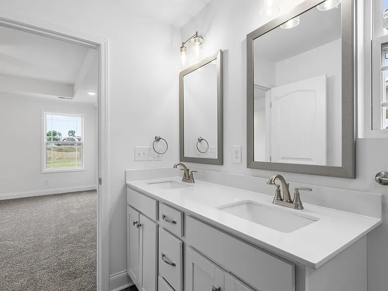 1360 Harmon Ln — Photo 18