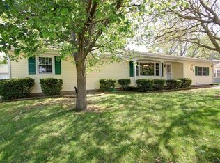 505 Maple Ln, Monticello, IL 61856