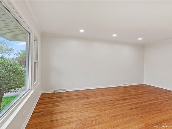 4th image of 9013 Melvina Ave