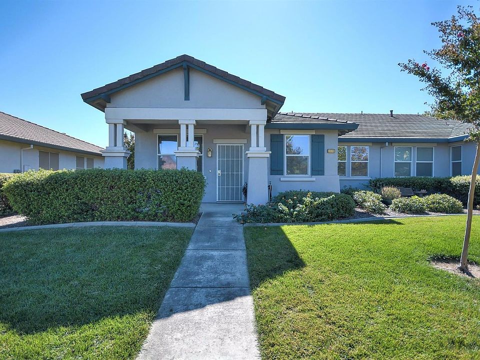 2nd image of 2370 Rose Arbor Dr