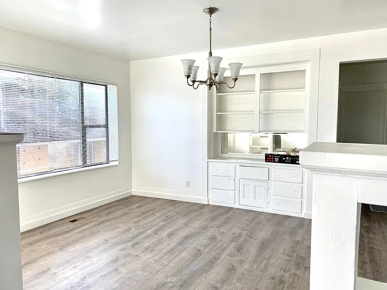 4457 Whitman Ave N — Photo 9