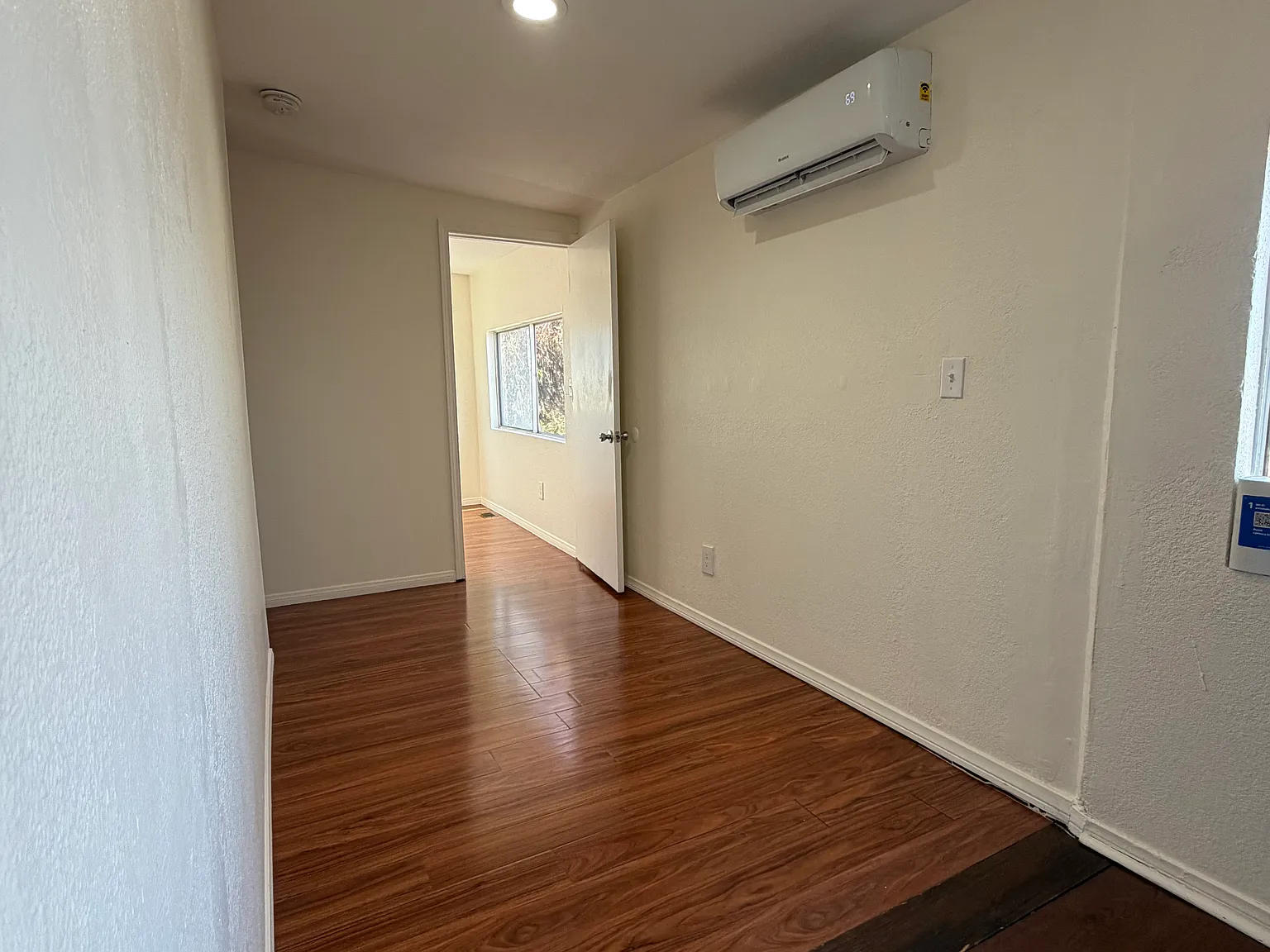 2 bed, 700 sqft, $2,300 — Photo 4