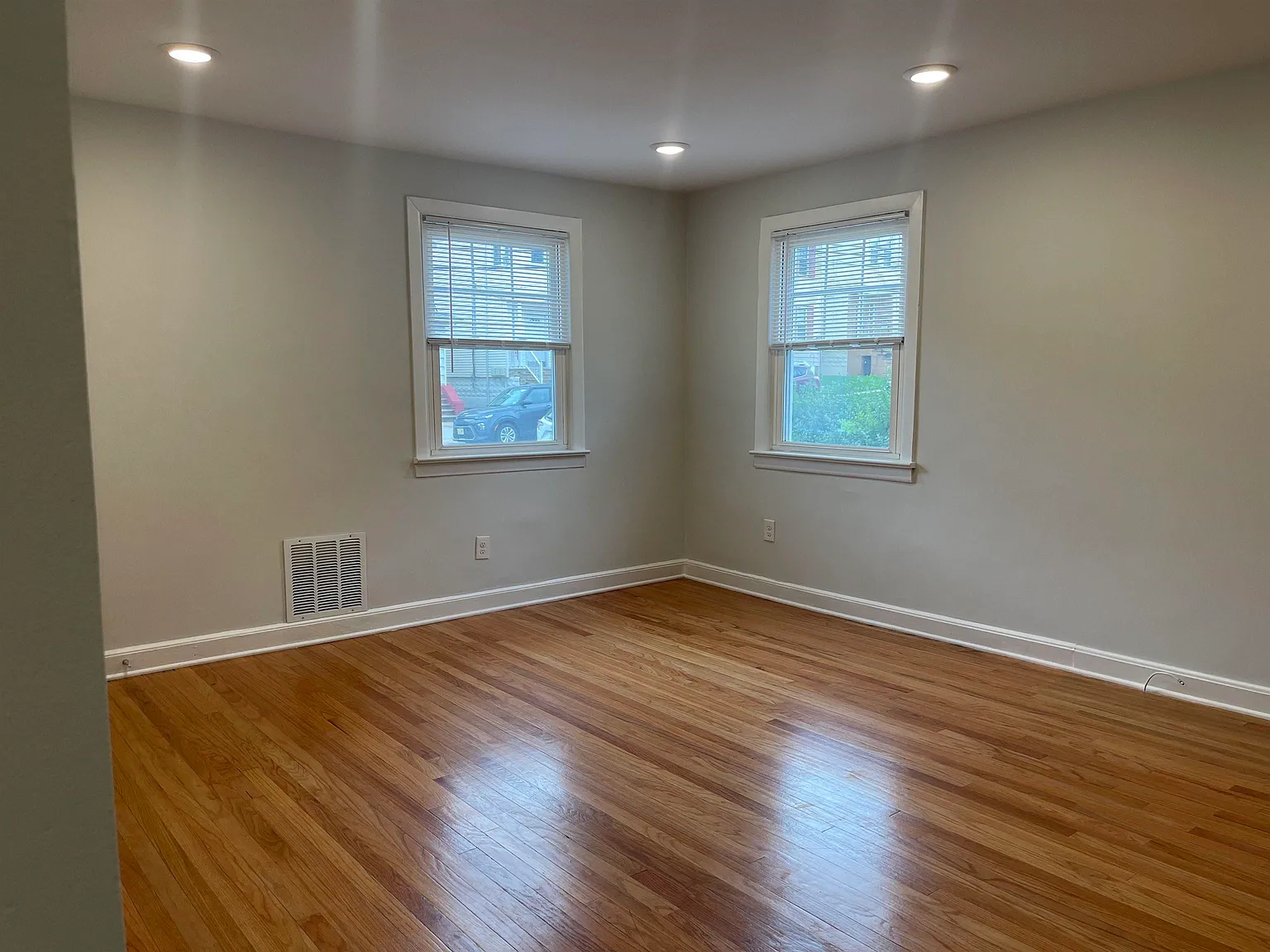 2 bed, 1.0 bath, $2,500 — Photo 3