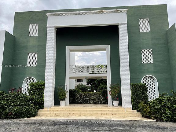 5th image of 9920 Collins Ave APT 16