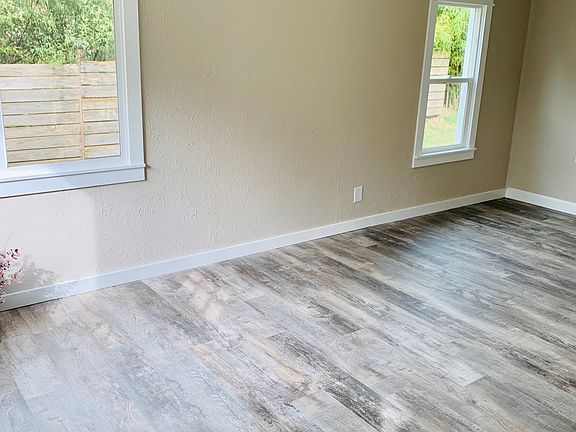 5th image of 428 E Kamilche Ave