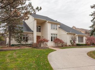 6719 Stonebridge Ct, West Bloomfield, MI 48322