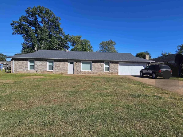 1403 Fords Way, Muscle Shoals, AL 35661