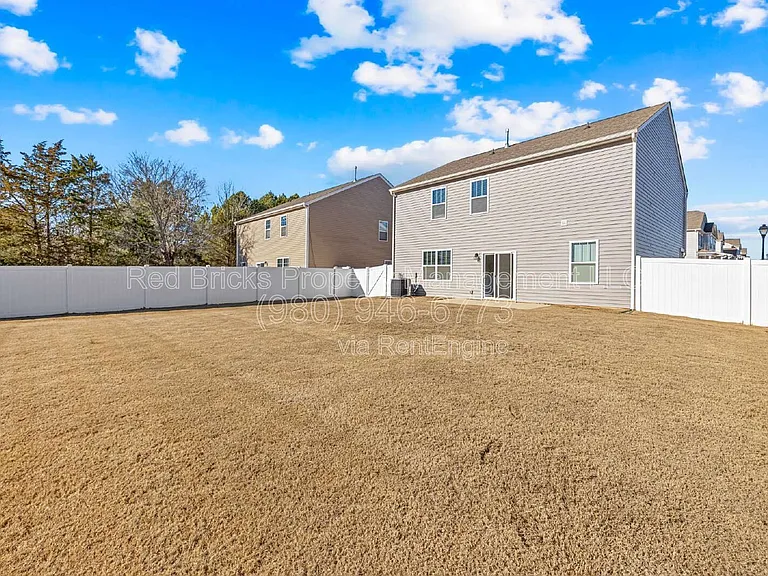 4015 Meadow Green Dr — Photo 27