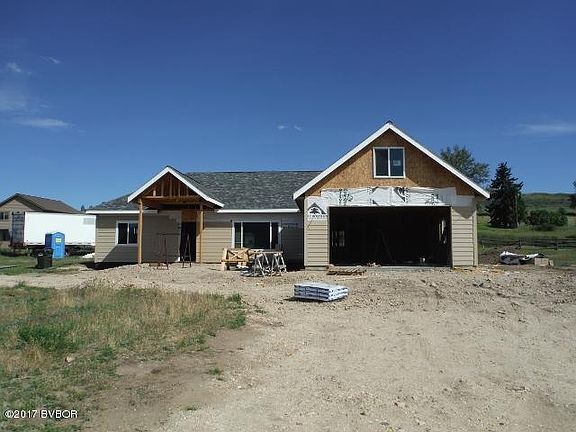 2nd image of 323 Sullivan Ln
