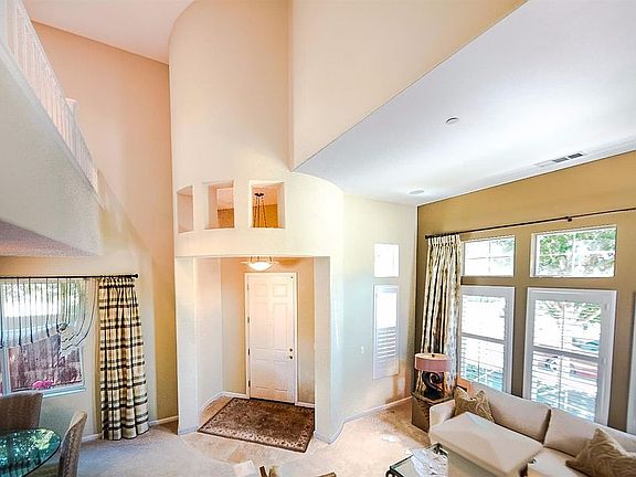 4th image of 107 Portsmouth Dr