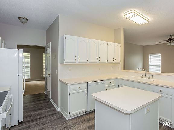 4th image of 7029 Spandril Ln