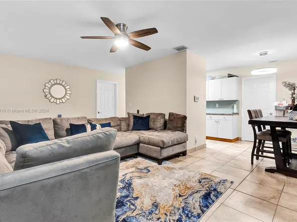 121 NW 7th Ave, Dania Beach, FL 33004