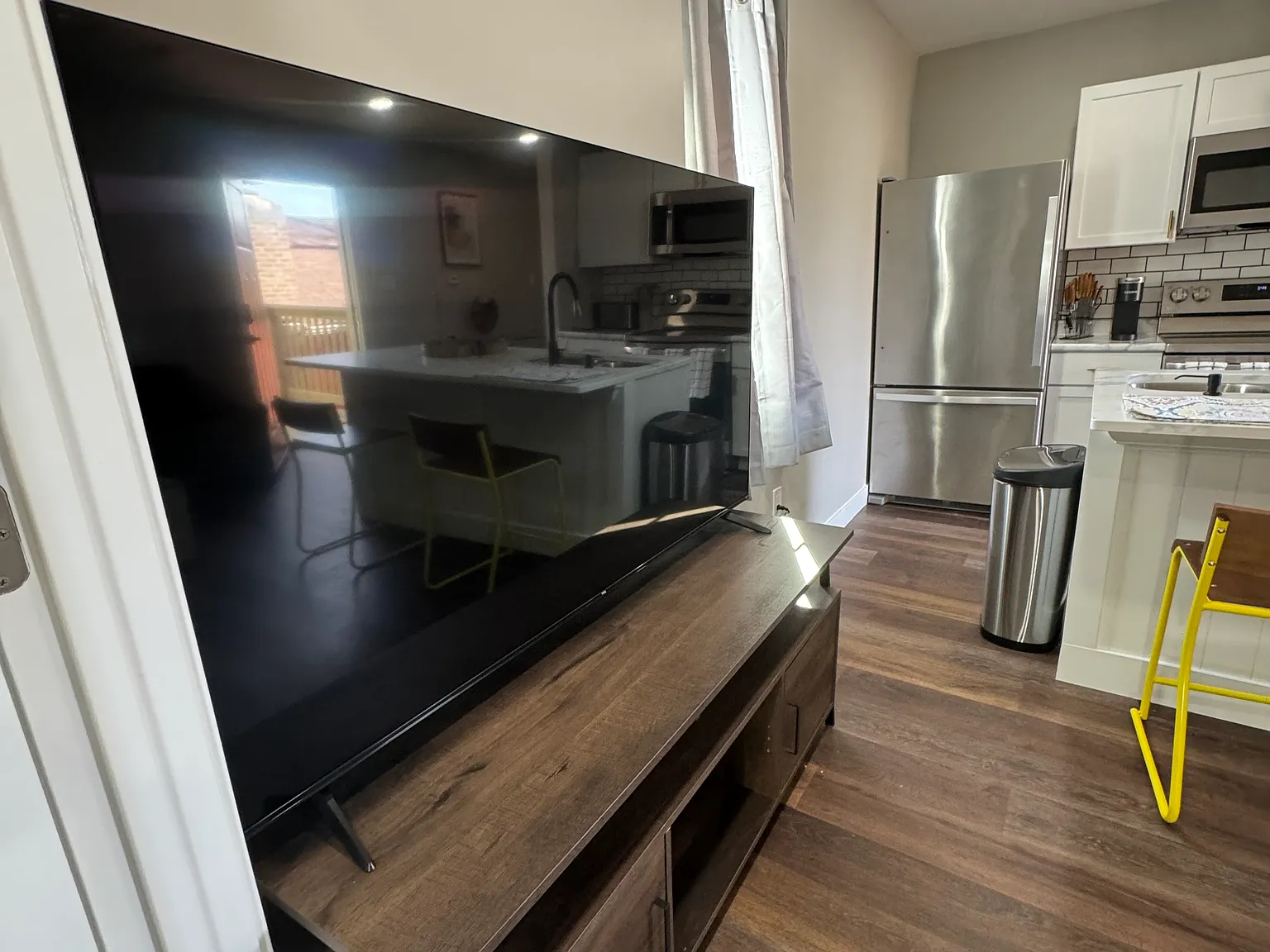 328 N Euclid Ave — Photo 2