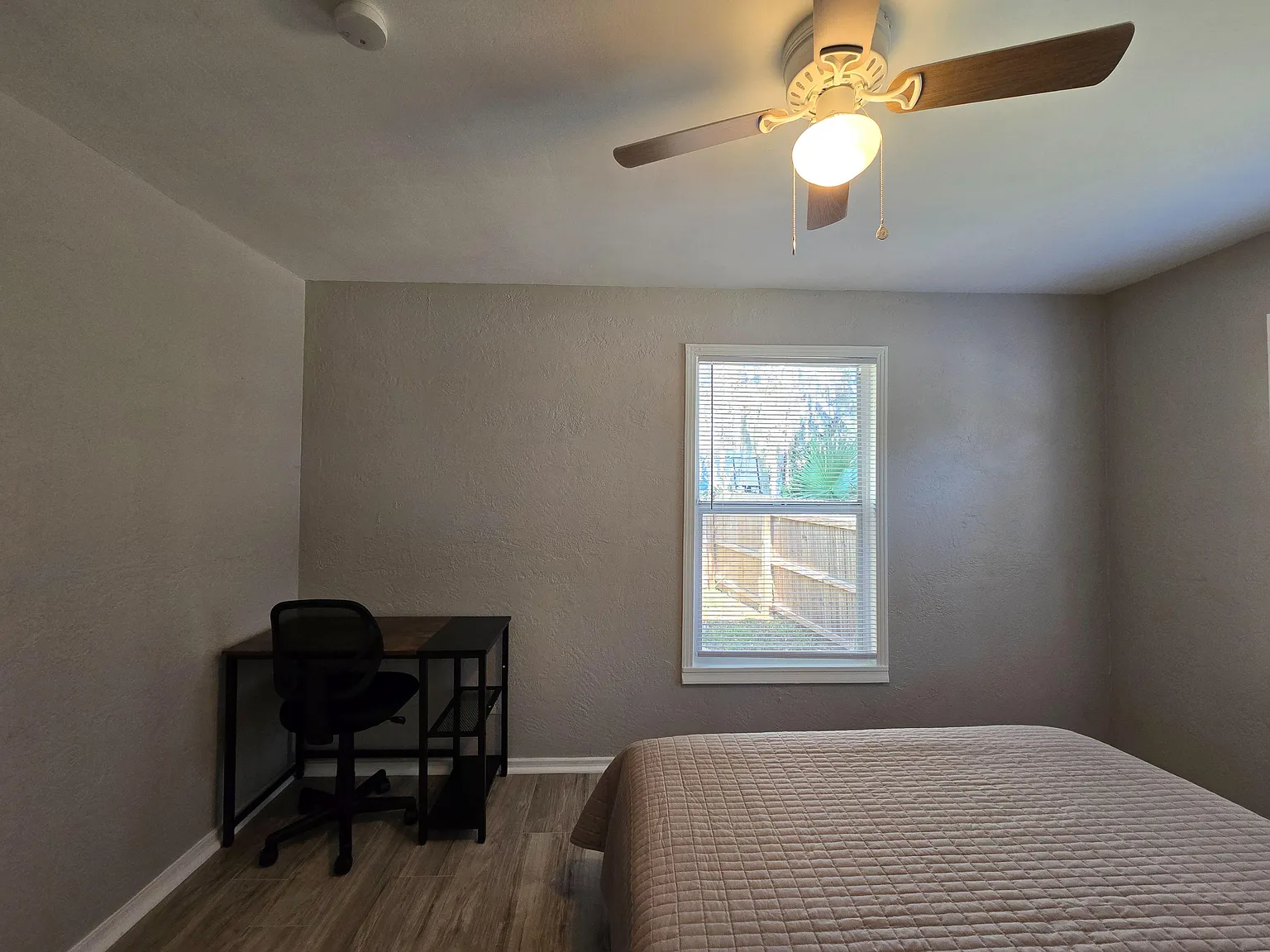 4 bed, 2.0 bath, 800 sqft, $871 — Photo 4