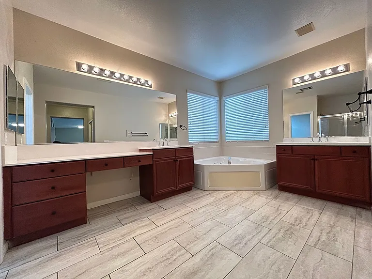 7816 Brookfield Cove Ave — Photo 21