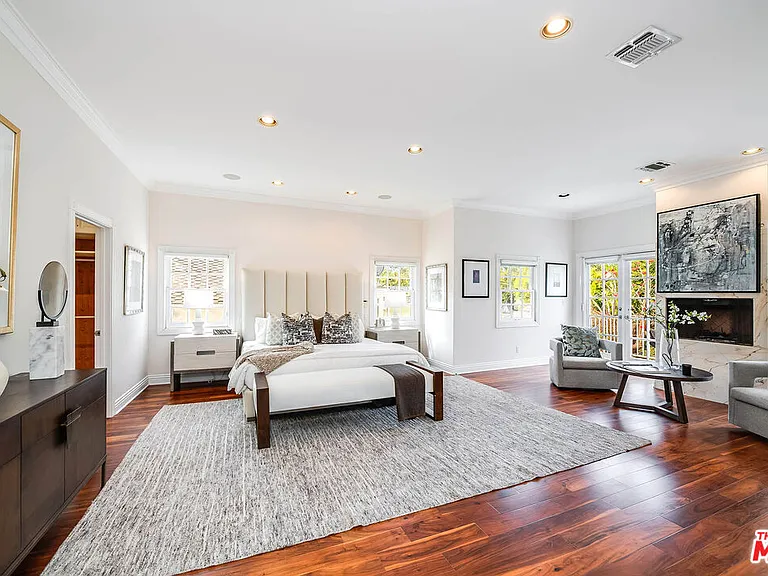 547 Loring Ave — Photo 14