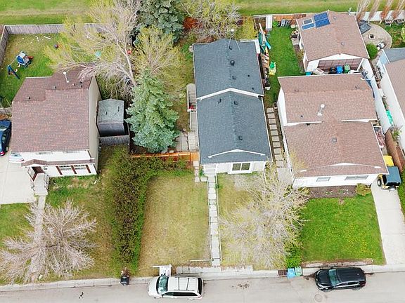 5th image of 36 E Castleglen Way NE