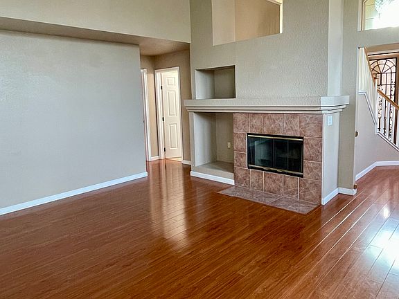 4th image of 8901 Camino Place Ct