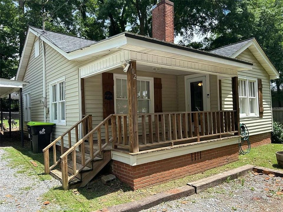 1st image of 102 W Fairmount Ave