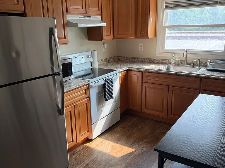 28 Adams Dr #2 — Photo 4