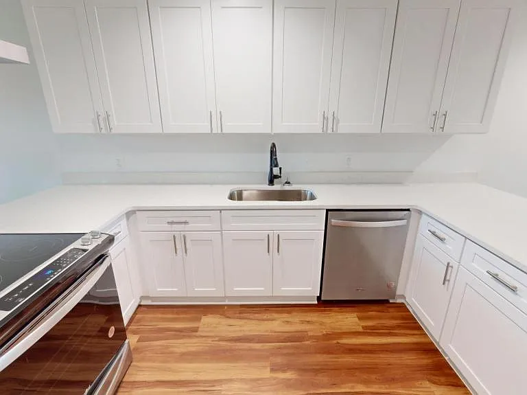 203 Charleston Dr — Photo 7
