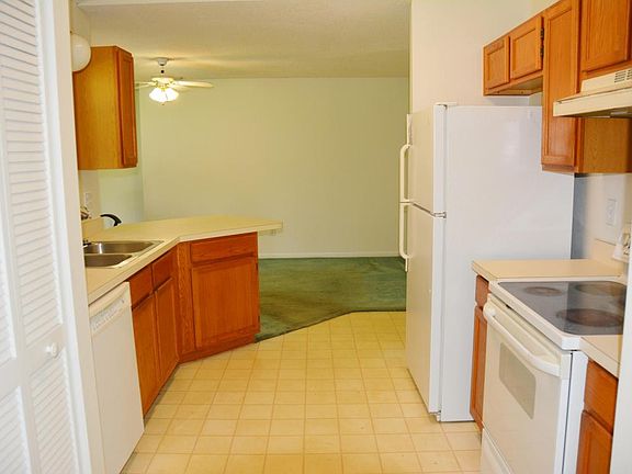 2nd image of 275 San Filippo Dr SE