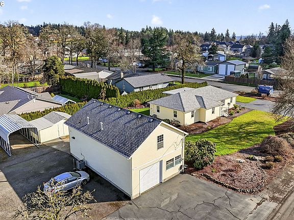 5th image of 15880 Swan Ave
