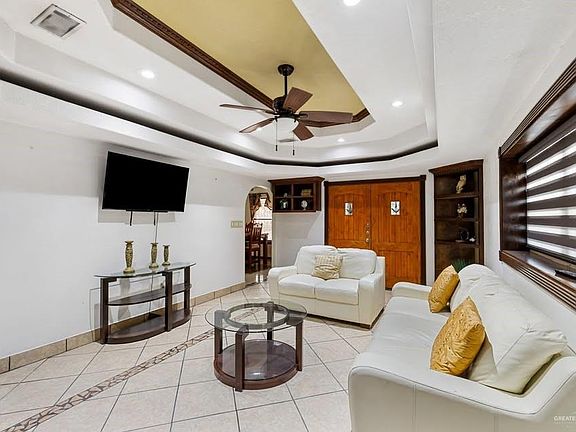 3rd image of 2306 Flores Dr