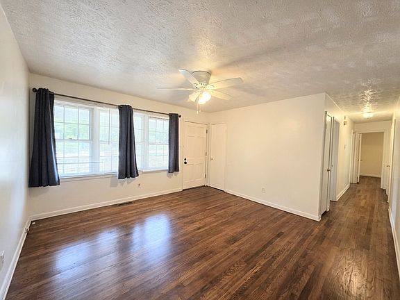 3rd image of 5340 Docia Cir